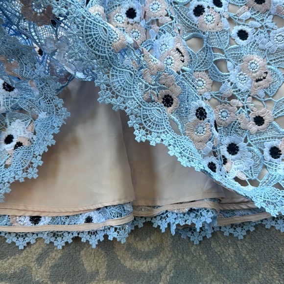 LA MAISON TALULAH Infatuation Floral Lace Mini Dress Blue Tan Small - Picture 7 of 15